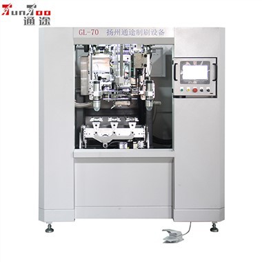 Mesin Sikat Tufting Lima Sumbu dengan Penutup